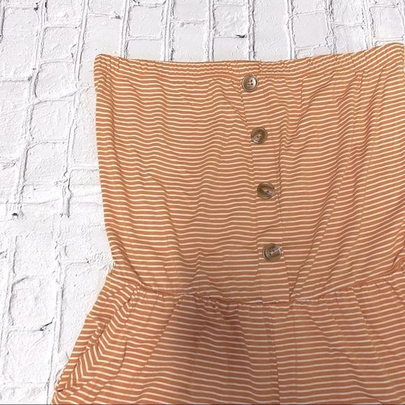 NWOT BOUTIQUE ROMPER - SMALL OR MEDIUM - Picture 4 of 5